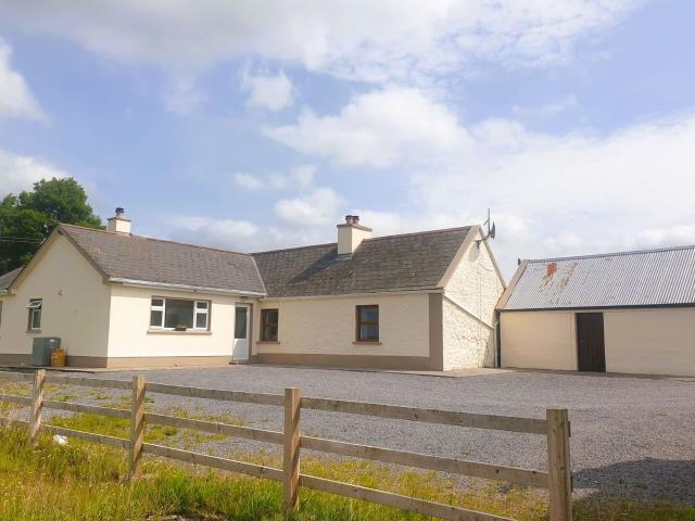 Farm for sale in Erra