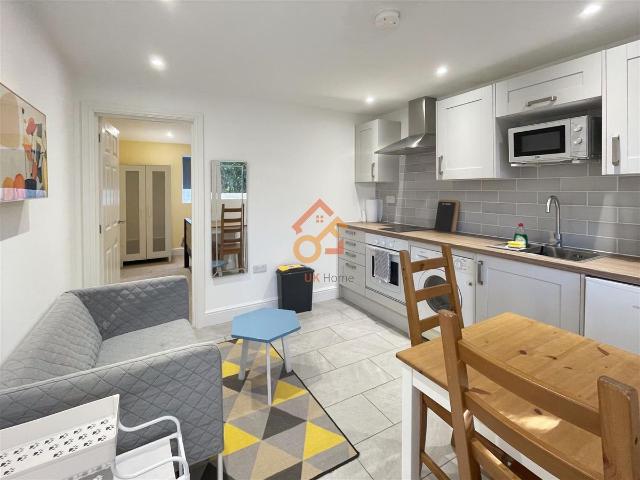 Apartment for rent in Kingston Vale, Greater London