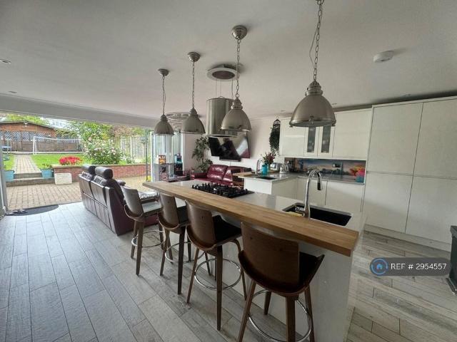 House for rent in Preston, Greater London