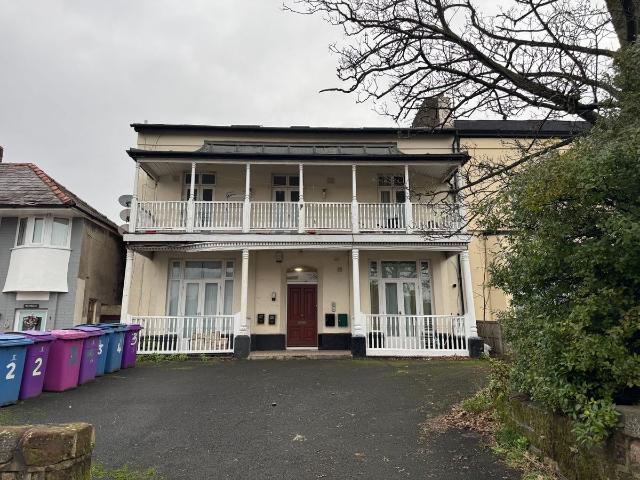 Apartment for rent in Stoneycroft, Calderstones