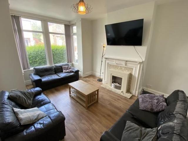 Room for rent in Beckett Park, Leeds