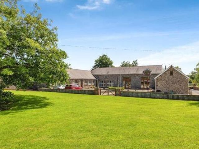 House for sale in Ammanford, Wales