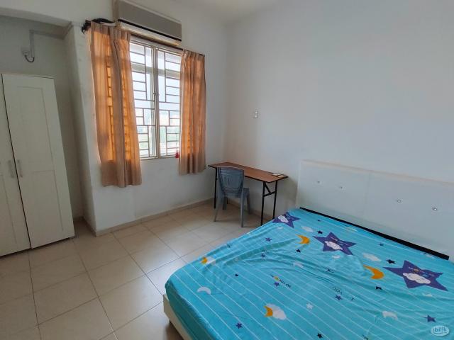 Room for rent in Kampung Sungai Dua, George Town