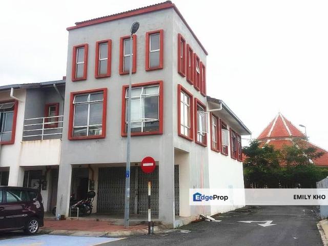 Shop for sale in Petaling, Alam Impian