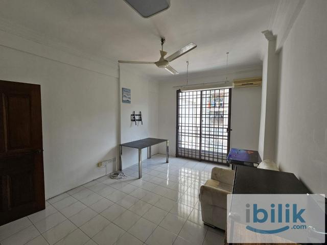 Room for rent in Mukim 13, Georgetown