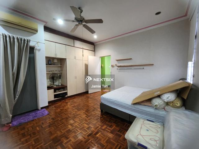 Warehouse for sale in Johor