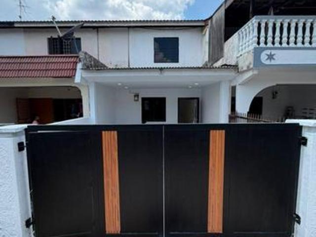 Terraced House for sale in Ulu Tiram, Johor