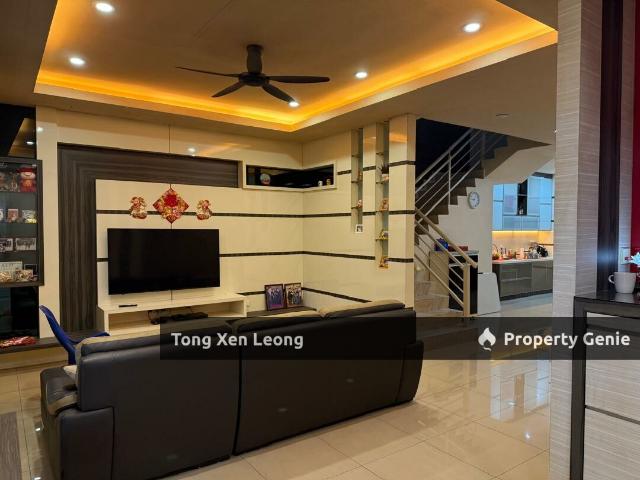 Terraced House for sale in Malaka
