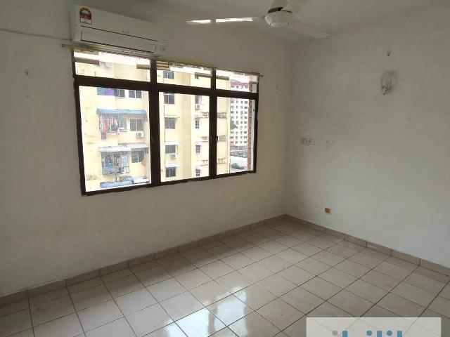 Room for rent in Mukim 13, Georgetown