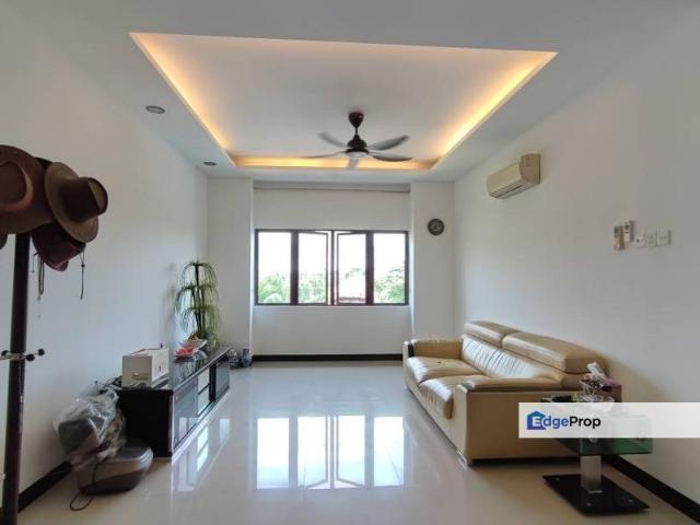 Flat for sale in Petaling, Subang Jaya