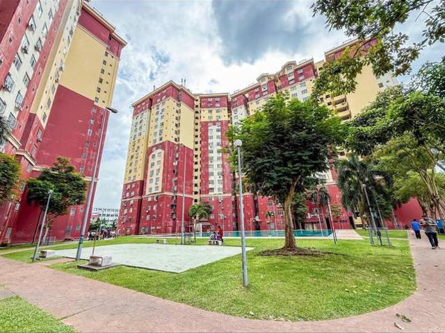Flat for sale in Petaling, Damansara Damai