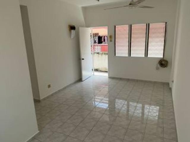 Flat for sale in Petaling, Damansara Damai