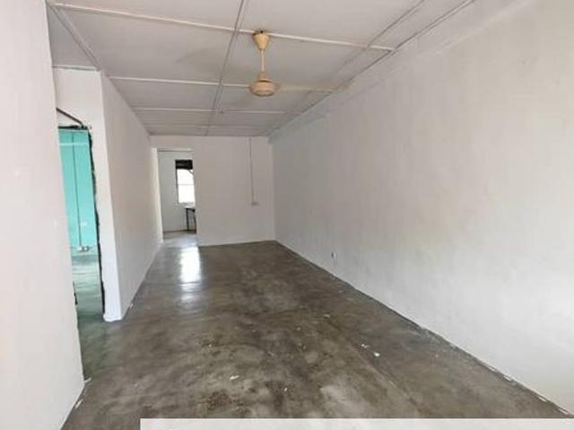 House for sale in Pilah, Senaling