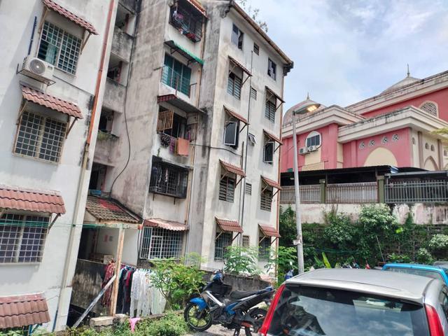 Flat for sale in Desa Petaling, Kuala Lumpur