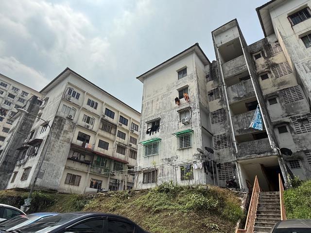 Flat for sale in Desa Petaling, Kuala Lumpur