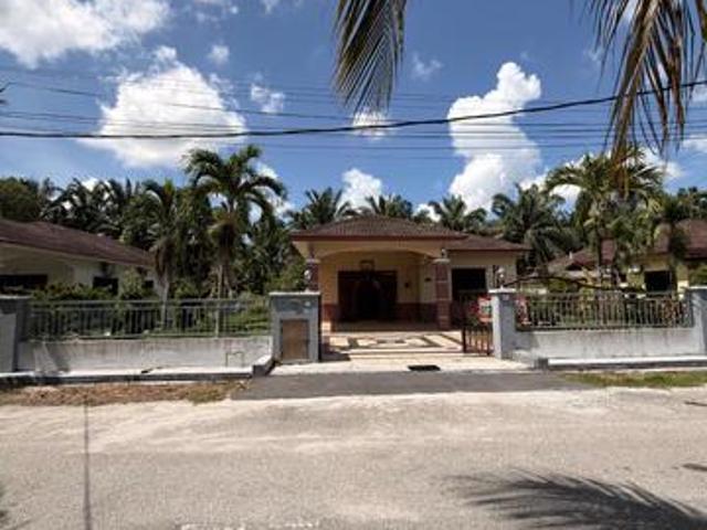 Bungalow for sale in Muar, Johor