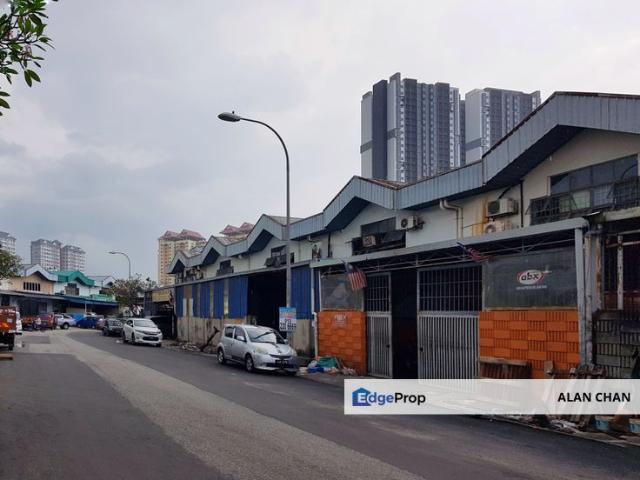 Warehouse for rent in Bandar Tun Razak, Kuala Lumpur