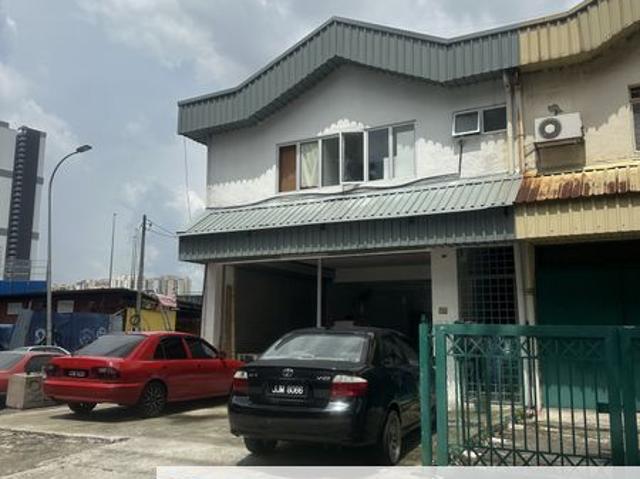 Warehouse for rent in Bandar Tun Razak, Kuala Lumpur