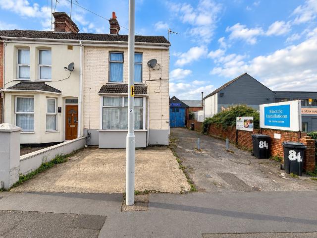 Room for rent in High Wycombe Community Board, High Wycombe