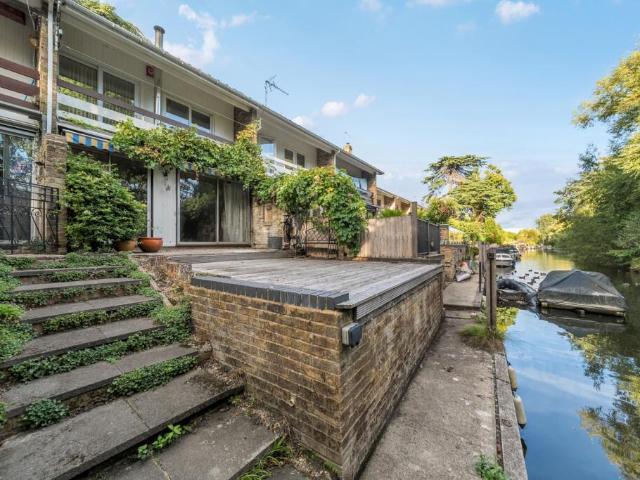 House for rent in Spelthorne, Surrey