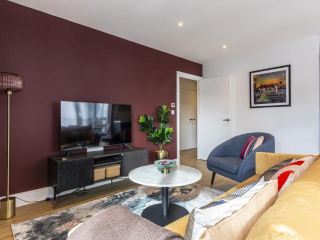 Apartment for rent in Daws Hill, Cressex