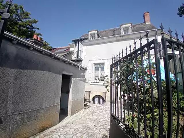 Maison vente à Loches, Descartes