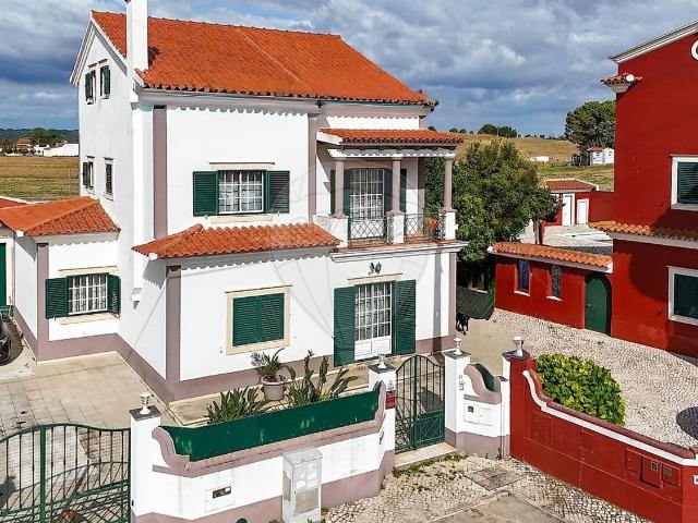 Vivenda venda em Alenquer (Santo Estêvão e Triana), Alenquer