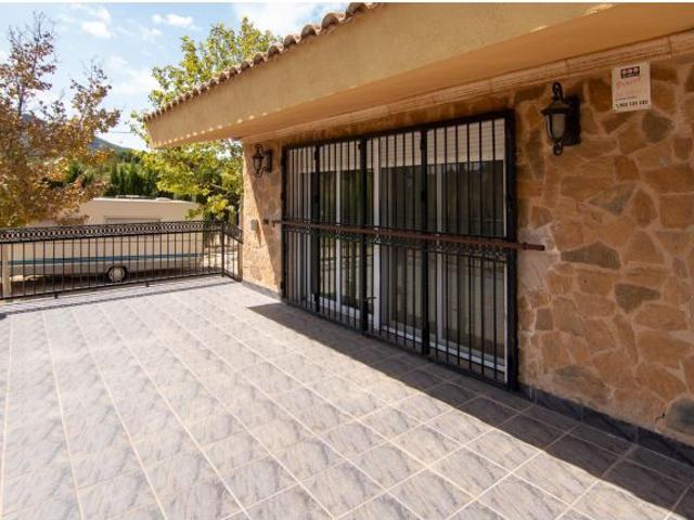 Casa en venta en l'Alt Vinalopó / El Alto Vinalopó, Valencia
