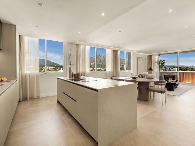 Apartamento en venta en Nueva Andalucía, Costa del Sol Occidental