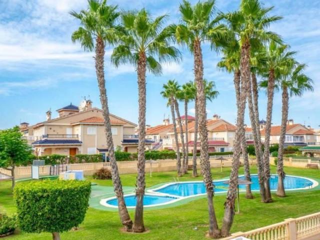 Casa en venta en Urbanización Horizonte, Orihuela