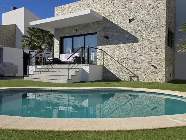 Casa en venta en la Marina Baixa, Valencia