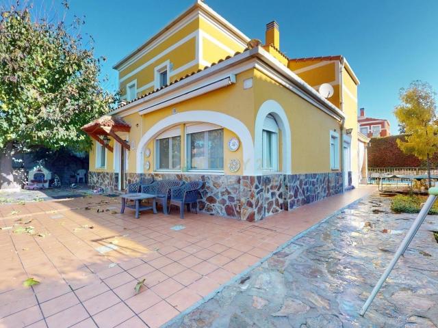 Casa en venta en Cabanillas Del Campo, Guadalajara