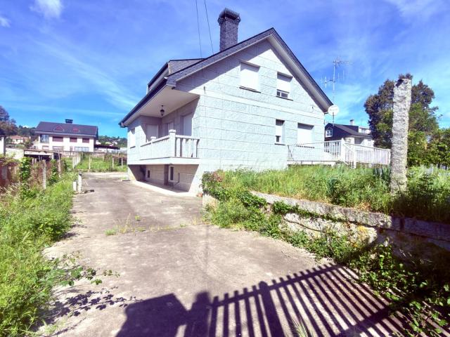 Casa en venta en Ourense, Galicia