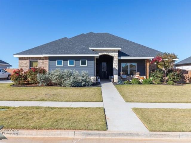 House for sale in Taylor, Texas