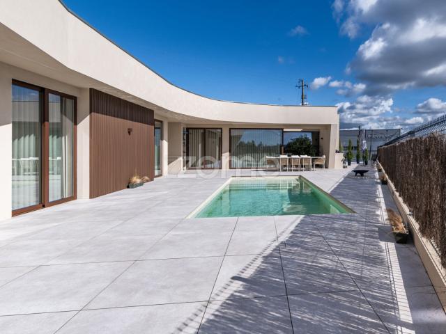 Casa venda em Gandra de Moreira, Bitarães