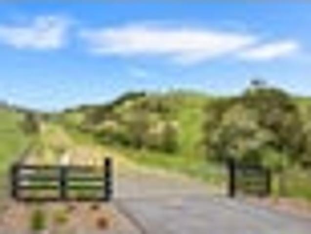 Land for sale in Awhitu