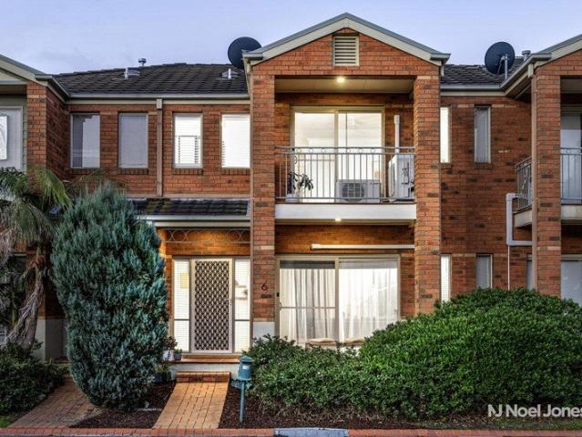 Townhouse for sale in Camerons Creek, Victoria