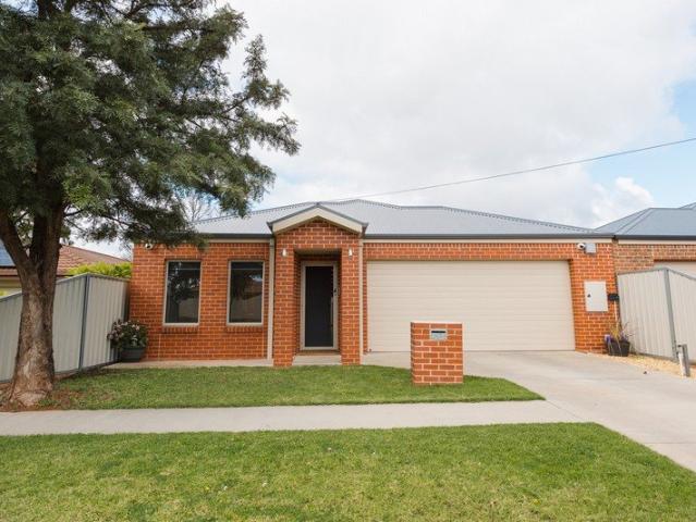 Townhouse for sale in Mildura, Victoria