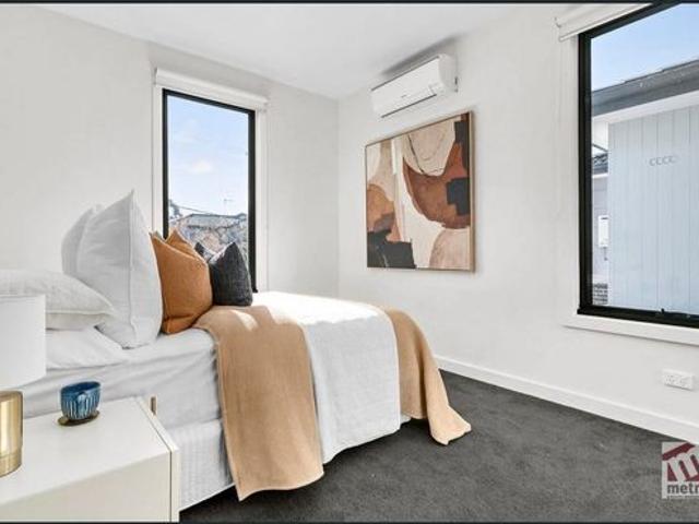 Townhouse for rent in Camerons Creek, Victoria