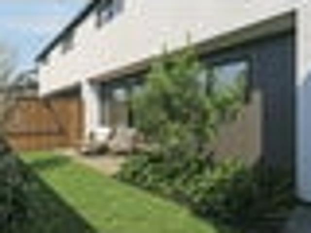 Townhouse for sale in Edgeware, Canterbury