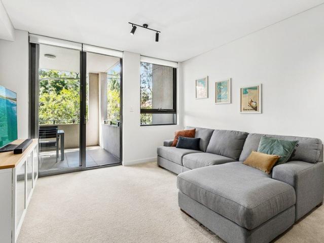 Apartment for sale in Lower North Shore, Sydney