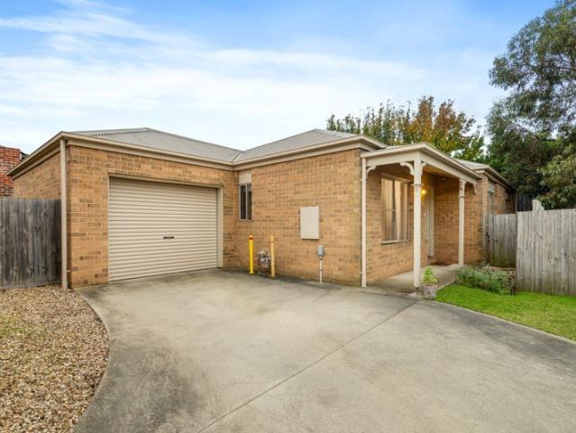 Townhouse for sale in Geelong, Victoria
