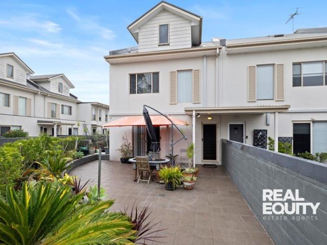 Townhouse for sale in Sydney, New South Wales
