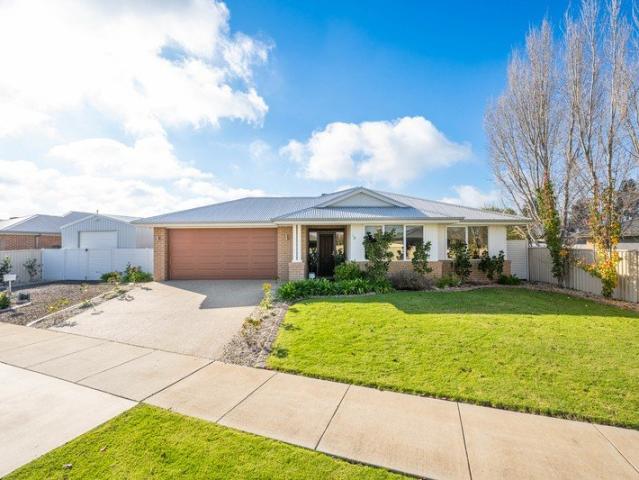 House for sale in Kialla, Victoria