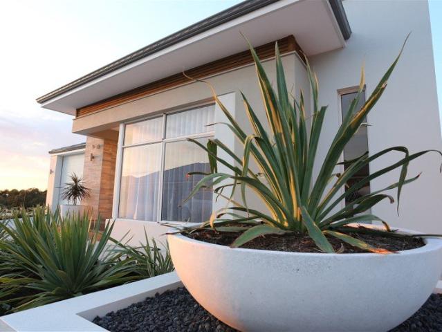 Cottage for sale in Piara Waters, Western Australia
