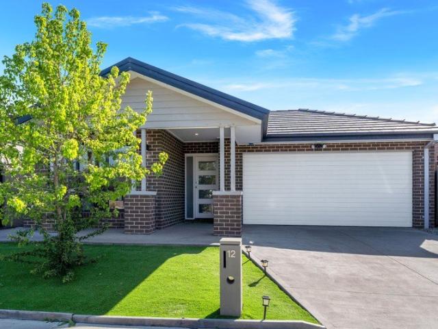 House for sale in Creekside, Melbourne