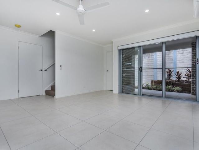 Townhouse for rent in Toombul, Queensland