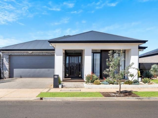 House for sale in Andrews Farm, Adelaide
