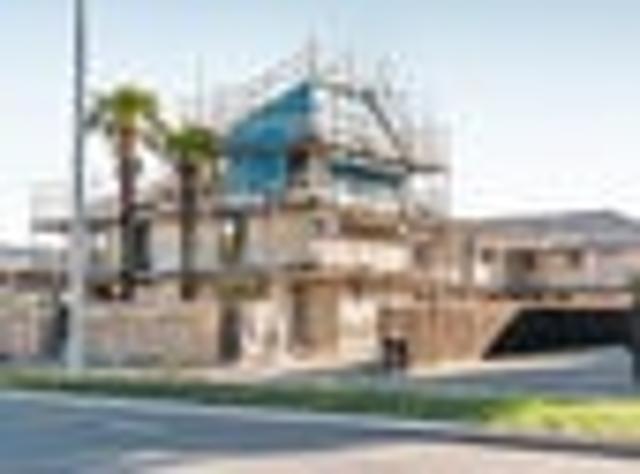Townhouse for sale in Addington, Canterbury