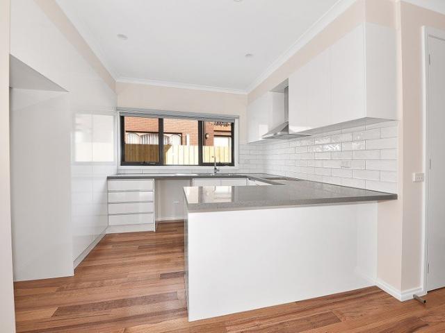 Townhouse for rent in Keilor East, Melbourne
